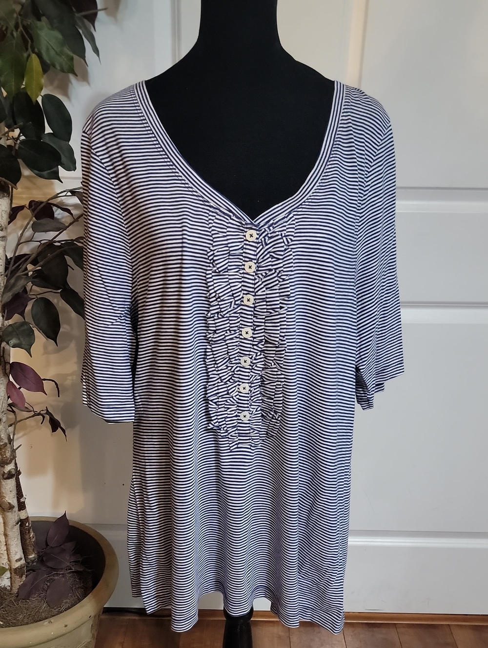 (#9) Old Navy Navy and White Striped V-Neck Button Front Tunic